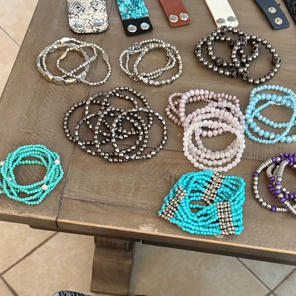 Lot of 34 Paparazzi Colorful Bracelet Collection - Picture 2 of 7